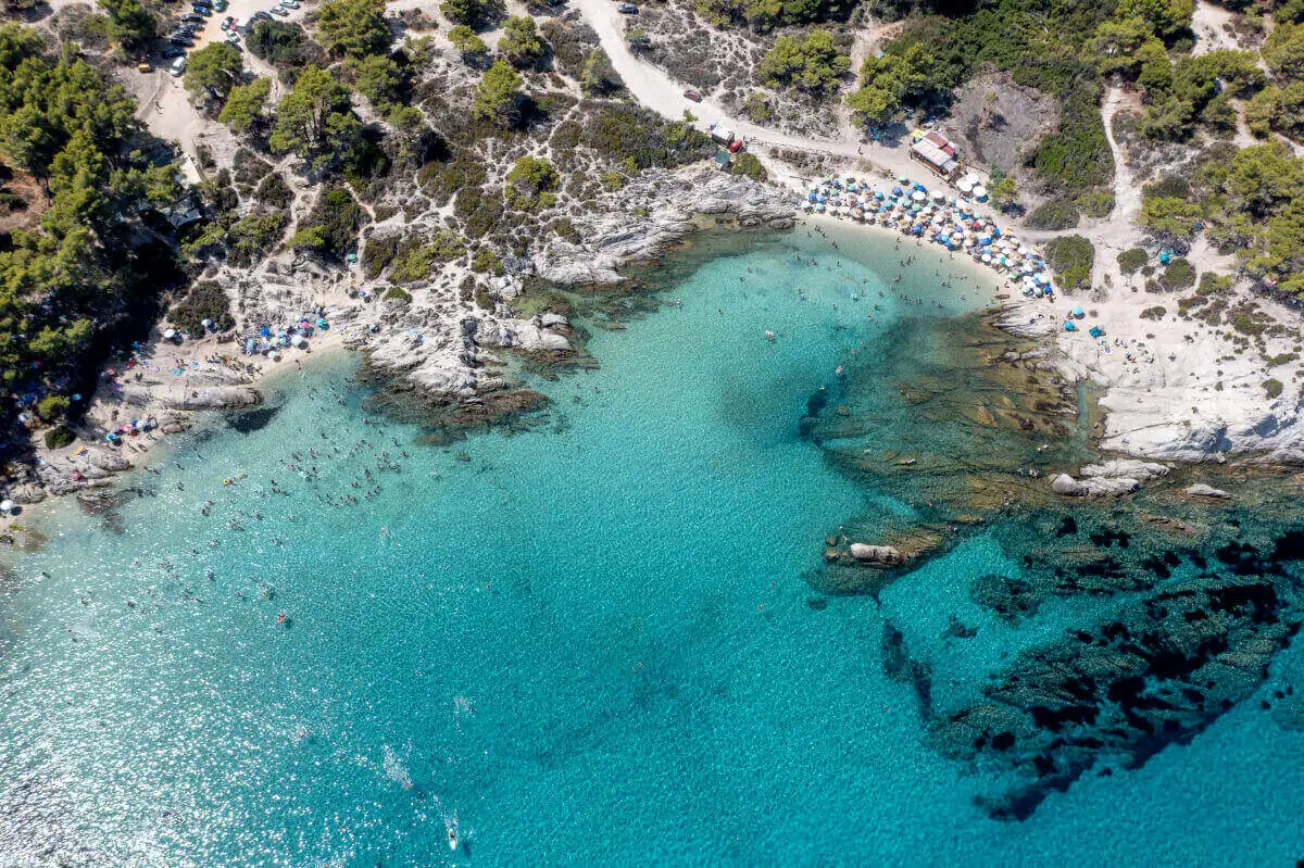 Καβουρότρυπες Χαλκιδική - εξωτικές παραλίες τιρκουάζ νερά